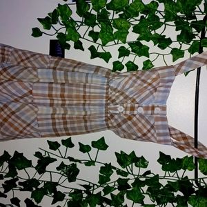 Dress with cross in the back